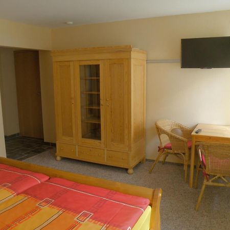 Bed and Breakfast Am Lindenbaum Sebnitz Habitación foto
