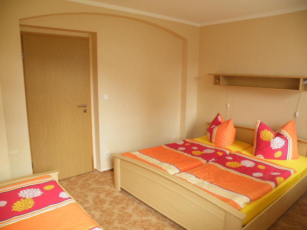 Bed and Breakfast Am Lindenbaum Sebnitz Habitación foto