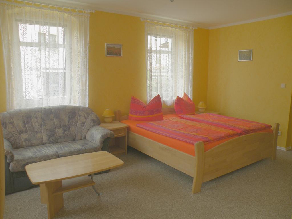 Bed and Breakfast Am Lindenbaum Sebnitz Habitación foto
